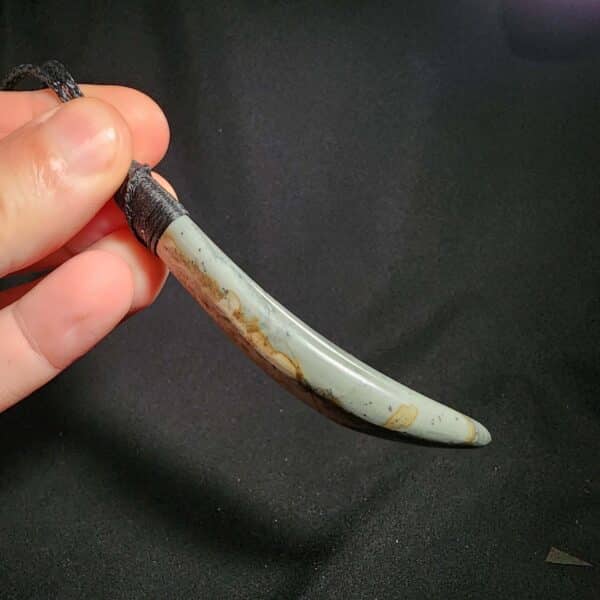 Roimata, pakohe, natural, skin, rough, taonga (5) Roimata, pakohe, natural, skin, rough, taonga (5)