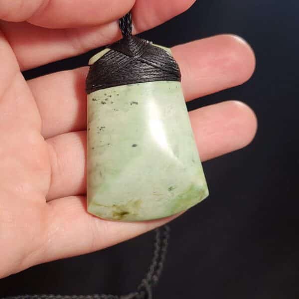 Toki, jade, pounamu, taonga, inanga (2) Toki, jade, pounamu, taonga, inanga (2)