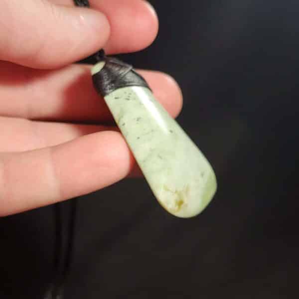 Toki, jade, pounamu, taonga, inanga (3) Toki, jade, pounamu, taonga, inanga (3)