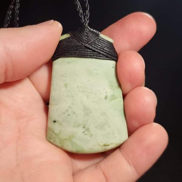 Toki, jade, pounamu, taonga, inanga (4) Toki, jade, pounamu, taonga, inanga (4)