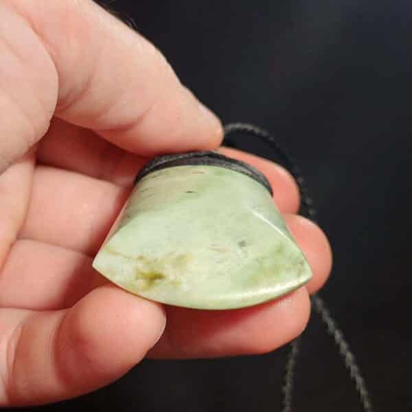 Toki, jade, pounamu, taonga, inanga (6) Toki, jade, pounamu, taonga, inanga (6)