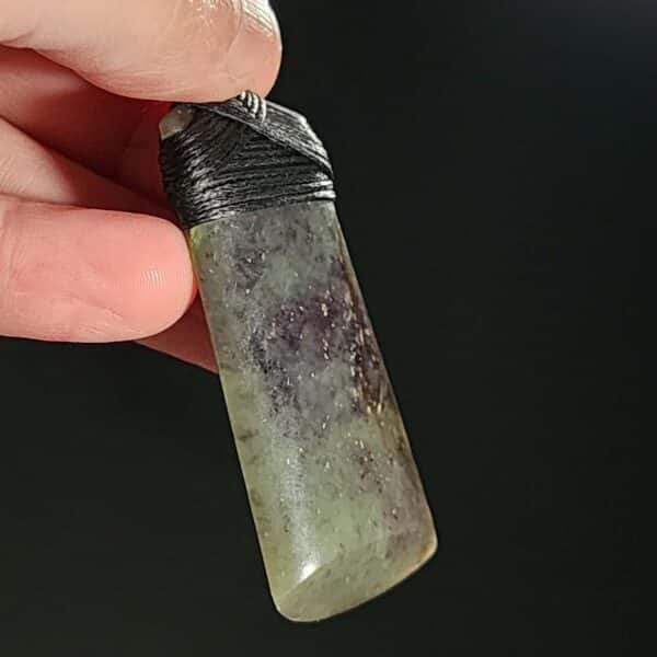 Totoweka, pounamu, taonga, jade, nephrite, toki (2) Totoweka, pounamu, taonga, jade, nephrite, toki (2)