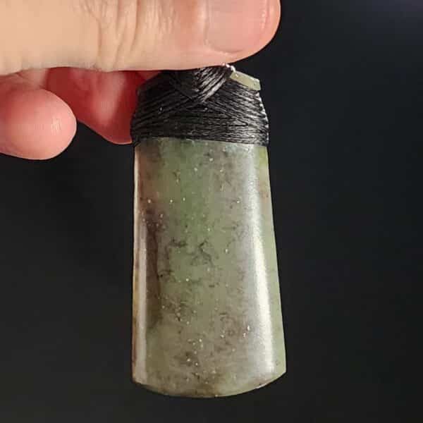 Totoweka, pounamu, taonga, jade, nephrite, toki (4) Totoweka, pounamu, taonga, jade, nephrite, toki (4)