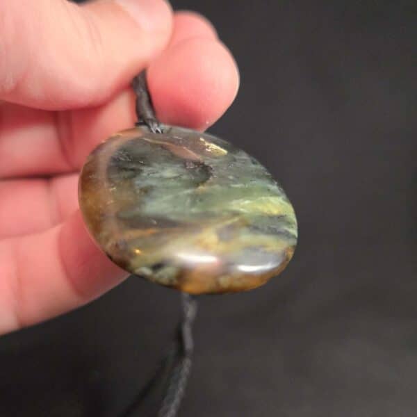 marama, moon, disc, porohita, taonga, tangiwai pounamu (1) marama, moon, disc, porohita, taonga, tangiwai pounamu (1)