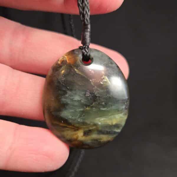 marama, moon, disc, porohita, taonga, tangiwai pounamu (4) marama, moon, disc, porohita, taonga, tangiwai pounamu (4)