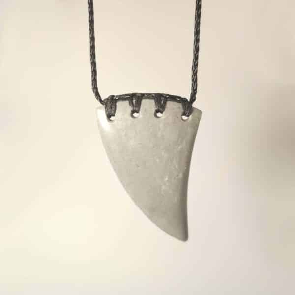 marutea, pakohe, taonga, niho (1) marutea, pakohe, taonga, niho (1)