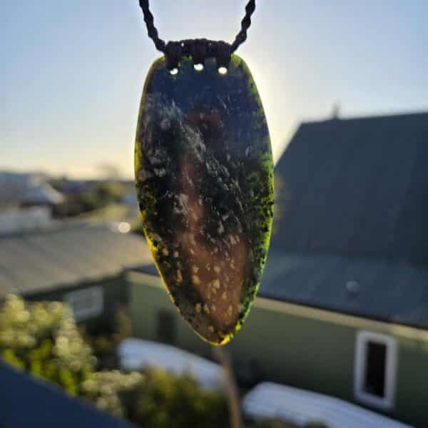 niho, rau, tooth, leaf, ringbolt, pounamu, taonga (3) niho, rau, tooth, leaf, ringbolt, pounamu, taonga (3)