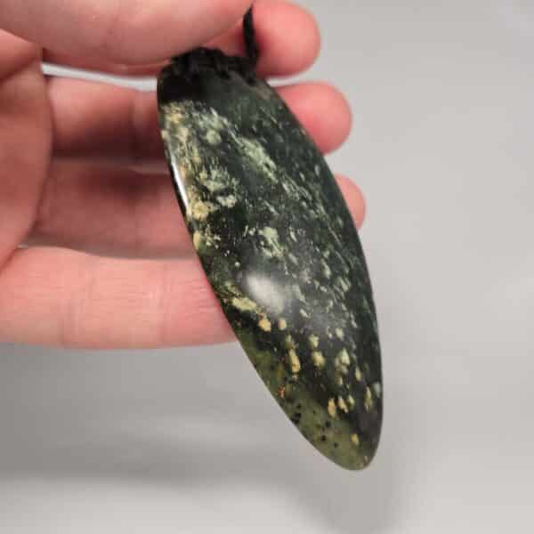 niho, rau, tooth, leaf, ringbolt, pounamu, taonga (7) niho, rau, tooth, leaf, ringbolt, pounamu, taonga (7)