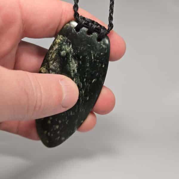 niho, rau, tooth, leaf, ringbolt, pounamu, taonga (8) niho, rau, tooth, leaf, ringbolt, pounamu, taonga (8)