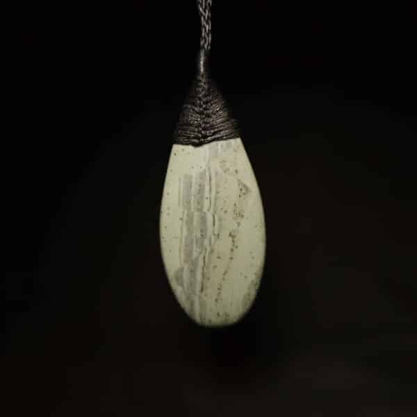 pakohe, taonga, maori, roimata (8) pakohe, taonga, maori, roimata (8)