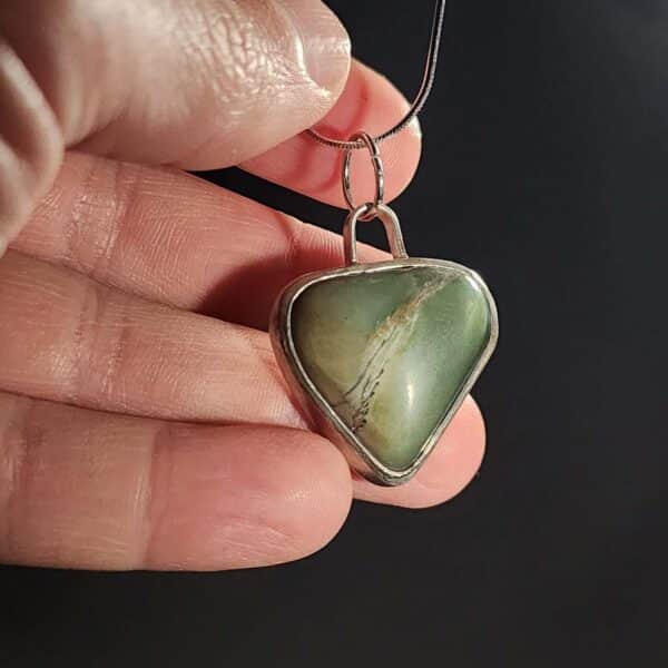 tapatoru, triangle, pendant, silver, pounamu, inanga, raukaraka, taonga (2) tapatoru, triangle, pendant, silver, pounamu, inanga, raukaraka, taonga (2)