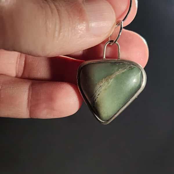 tapatoru, triangle, pendant, silver, pounamu, inanga, raukaraka, taonga (4) tapatoru, triangle, pendant, silver, pounamu, inanga, raukaraka, taonga (4)