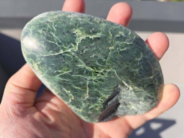 Touchstone, pounamu, display stone, mauri stone, kohatu, taonga, maori, kawakawa (2) Touchstone, pounamu, display stone, mauri stone, kohatu, taonga, maori, kawakawa (2)