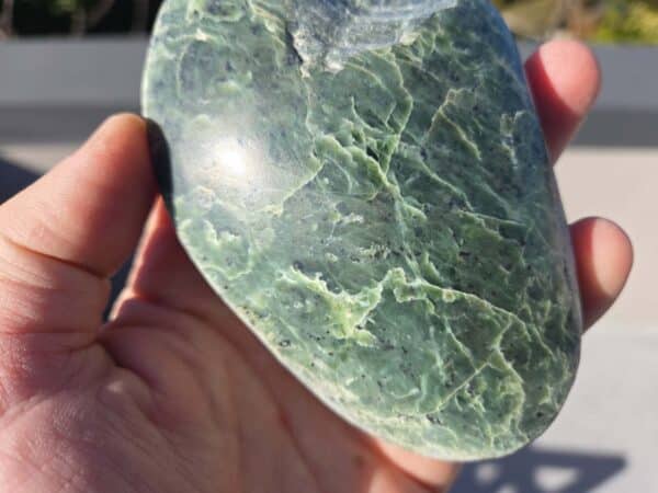 Touchstone, pounamu, display stone, mauri stone, kohatu, taonga, maori, kawakawa (4) Touchstone, pounamu, display stone, mauri stone, kohatu, taonga, maori, kawakawa (4)