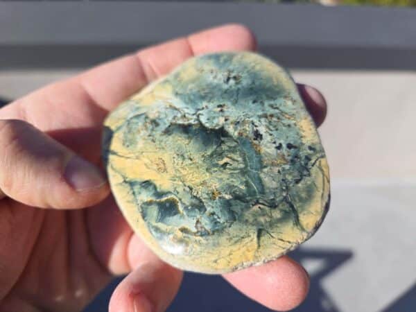 Touchstone, pounamu, display stone, mauri stone, kohatu, taonga, maori, orange, green (7) Touchstone, pounamu, display stone, mauri stone, kohatu, taonga, maori, orange, green (7)