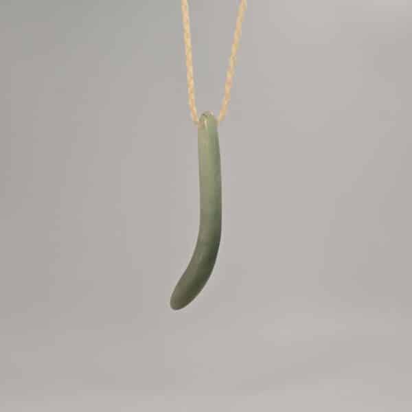 Inanga, kapeu, maori, taonga, nephrite, jade (1) Inanga, kapeu, maori, taonga, nephrite, jade (1)