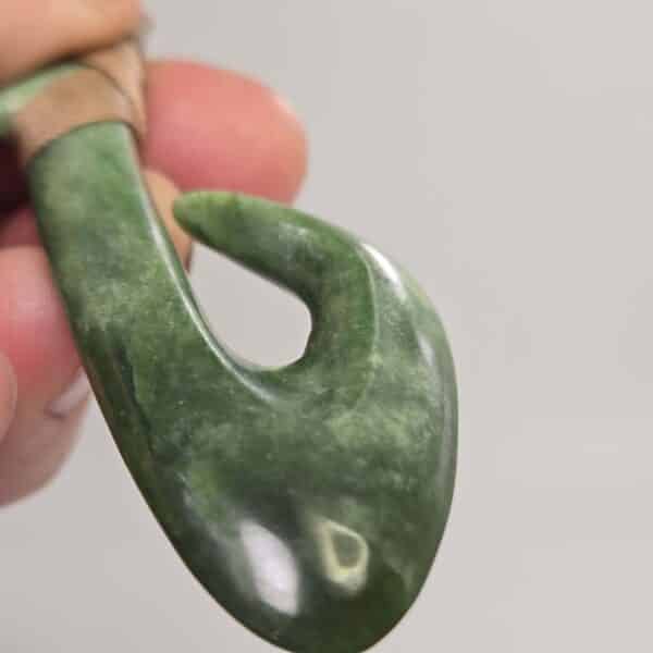 hei matau, hook, kawakawa, pounamu, jade, nephrite, taonga, (3) hei matau, hook, kawakawa, pounamu, jade, nephrite, taonga, (3)