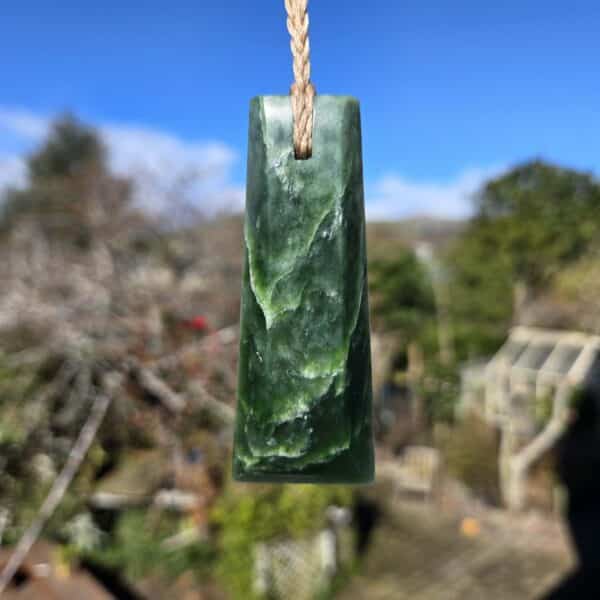jade, nephrite, pounamu, toki, taonga, kawakawa (6) jade, nephrite, pounamu, toki, taonga, kawakawa (6)