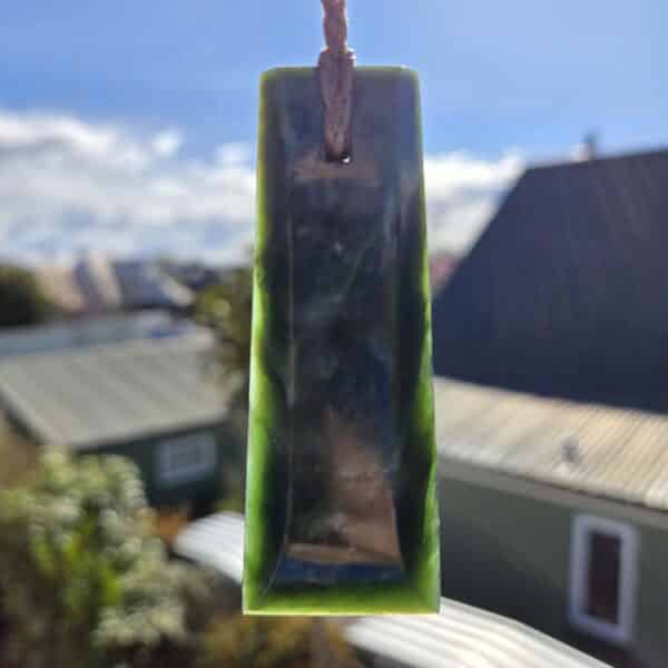 jade, nephrite, pounamu, toki, taonga, kawakawa (7) jade, nephrite, pounamu, toki, taonga, kawakawa (7)