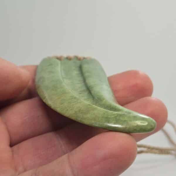 niho, tooth, taonga, pounamu, jade, nephrite (9) niho, tooth, taonga, pounamu, jade, nephrite (9)