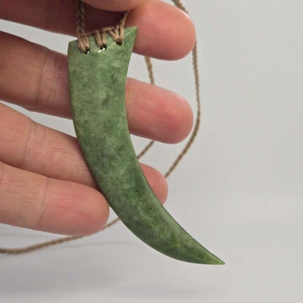 pounamu, jade, nephrite, niho, taonga (2) pounamu, jade, nephrite, niho, taonga (2)