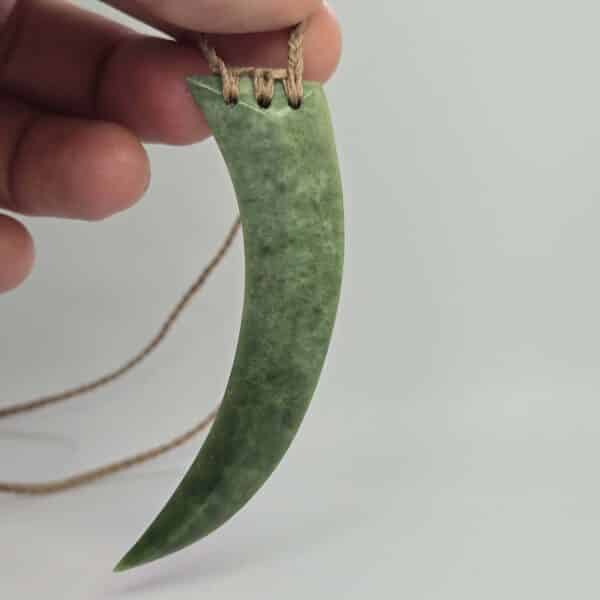 pounamu, jade, nephrite, niho, taonga (5) pounamu, jade, nephrite, niho, taonga (5)