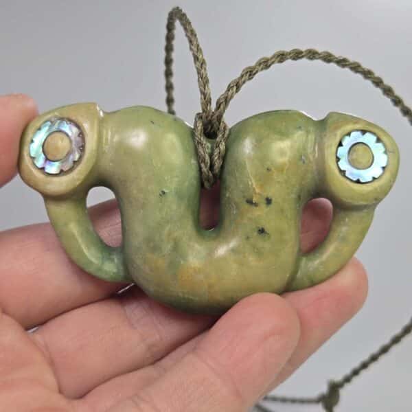 pounamu, pekapeka, taonga (7) pounamu, pekapeka, taonga (7)