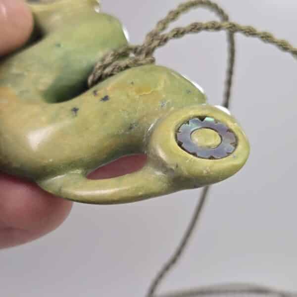 pounamu, pekapeka, taonga (9) pounamu, pekapeka, taonga (9)