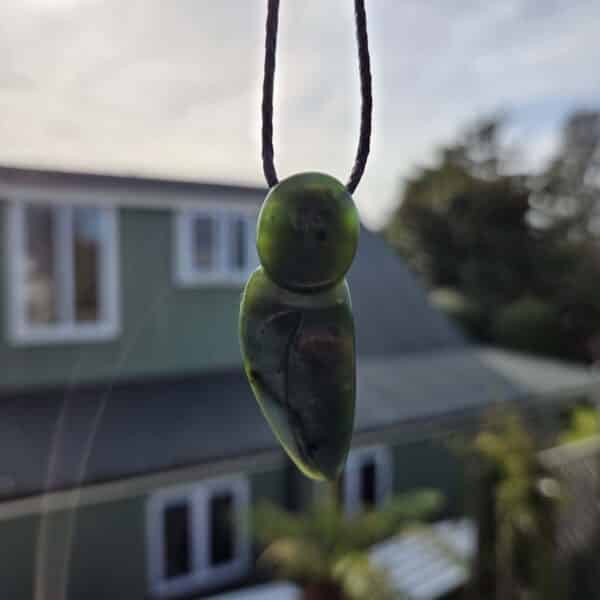 ruru, owl, morepork, kawakawa, jade, pounamu, nephrite. taonga. (3) ruru, owl, morepork, kawakawa, jade, pounamu, nephrite. taonga. (3)