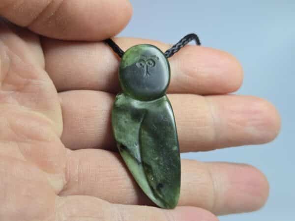 ruru, owl, morepork, kawakawa, jade, pounamu, nephrite. taonga. (4) ruru, owl, morepork, kawakawa, jade, pounamu, nephrite. taonga. (4)