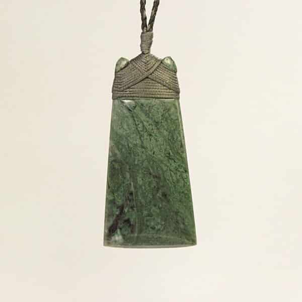 Pounamu, toki, taonga (2)
