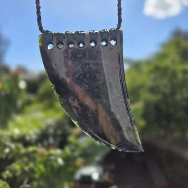 niho, tooth, big, large, douglas creek, takiri, pounamu (3) niho, tooth, big, large, douglas creek, takiri, pounamu (3)