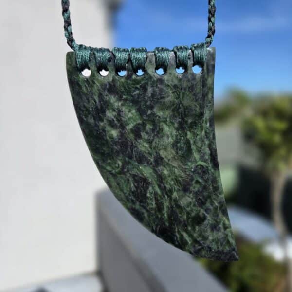 niho, tooth, big, large, douglas creek, takiri, pounamu (4) niho, tooth, big, large, douglas creek, takiri, pounamu (4)