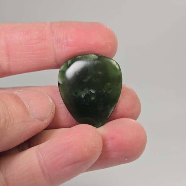 pounamu, guitar pick, guitar, taonga, jade, nephrite, kawakawa (5) pounamu, guitar pick, guitar, taonga, jade, nephrite, kawakawa (5)