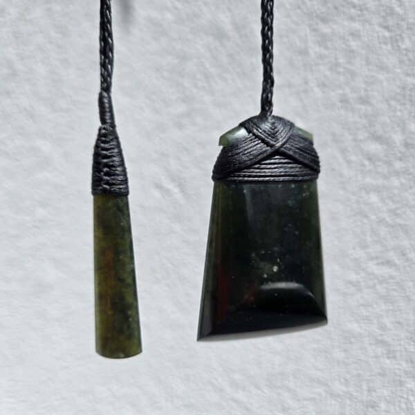 toki, roimata, set, whanau, taonga, pounamu, bowenite, (3) toki, roimata, set, whanau, taonga, pounamu, bowenite, (3)