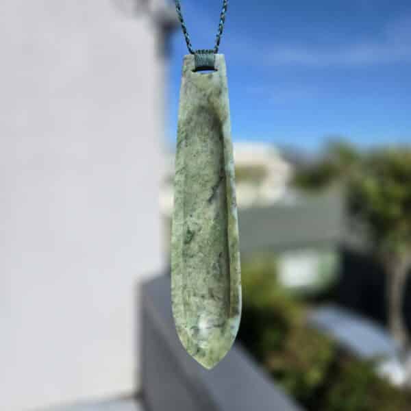 waka here, hapene, taonga, pounamu, (5) waka here, hapene, taonga, pounamu, (5)