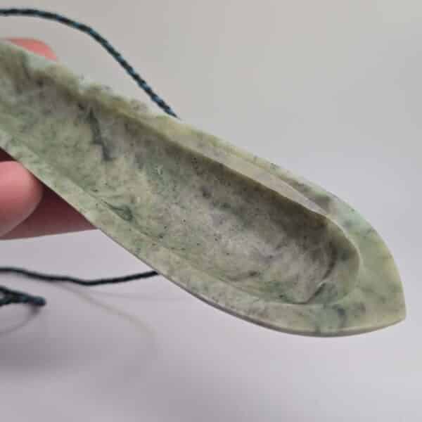 waka here, hapene, taonga, pounamu, (8) waka here, hapene, taonga, pounamu, (8)