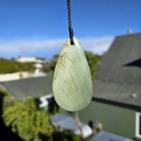 Roimata, taonga, pounamu, jade, inanga, (4) Roimata, taonga, pounamu, jade, inanga, (4)