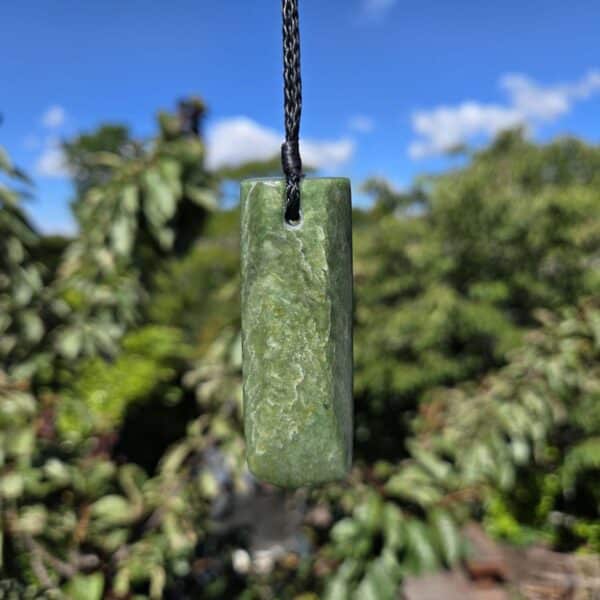 pounamu, toki, taonga, jade, nephrite (3) pounamu, toki, taonga, jade, nephrite (3)