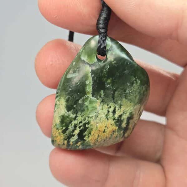 taonga, flower jade, putiputi, pounamu, jade, nephrite, (6) taonga, flower jade, putiputi, pounamu, jade, nephrite, (6)