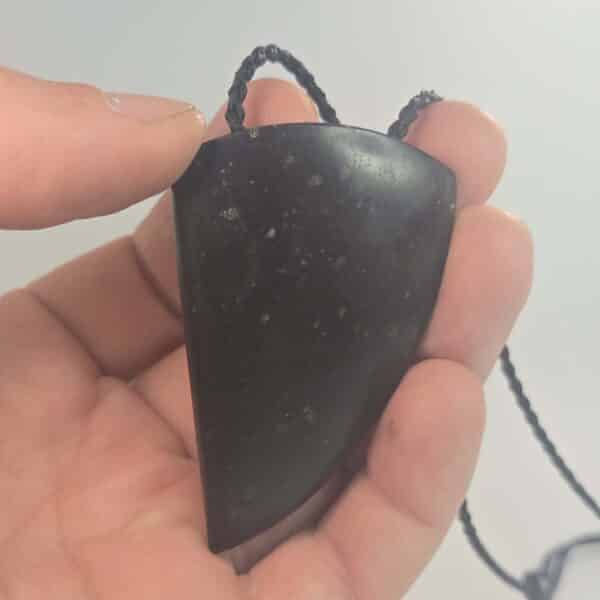 taonga, niho, tooth, basalt, onewa (4) taonga, niho, tooth, basalt, onewa (4)