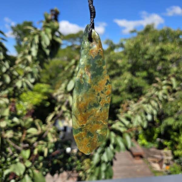 taonga, pounamu, flower jade, nephrite, roimata (1) taonga, pounamu, flower jade, nephrite, roimata (1)