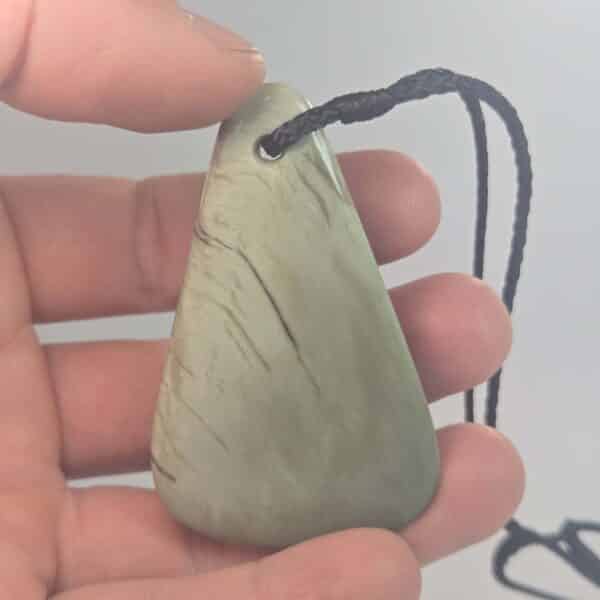 taonga, roimata, inanga, pounamu, jade, taonga (3) taonga, roimata, inanga, pounamu, jade, taonga (3)