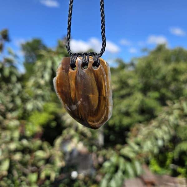 wood, niho, fossilized, petrified, taonga (4) wood, niho, fossilized, petrified, taonga (4)