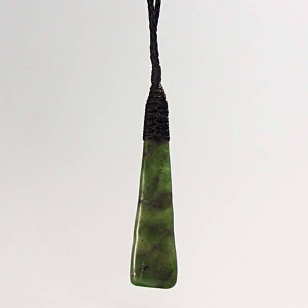 Taonga, pounamu, nephrite, jade, roimata (3)