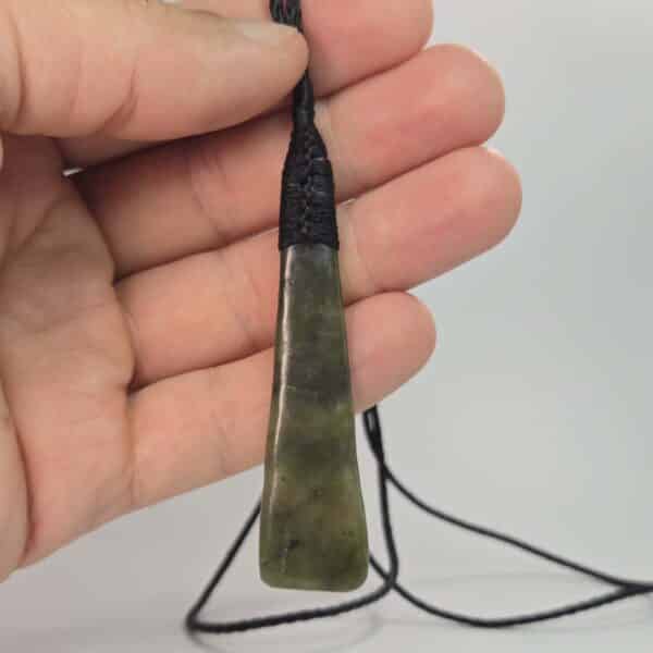 Taonga, pounamu, nephrite, jade, roimata (6) Taonga, pounamu, nephrite, jade, roimata (6)