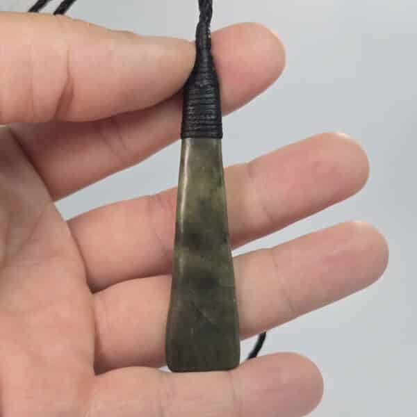 Taonga, pounamu, nephrite, jade, roimata (7) Taonga, pounamu, nephrite, jade, roimata (7)