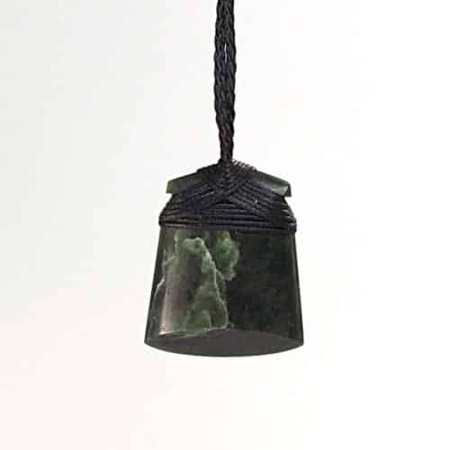 Whakatau – Kawakawa Pounamu Toki