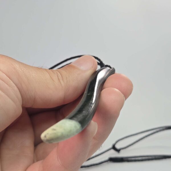 taonga, manu, pounamu, roimata (1) taonga, manu, pounamu, roimata (1)