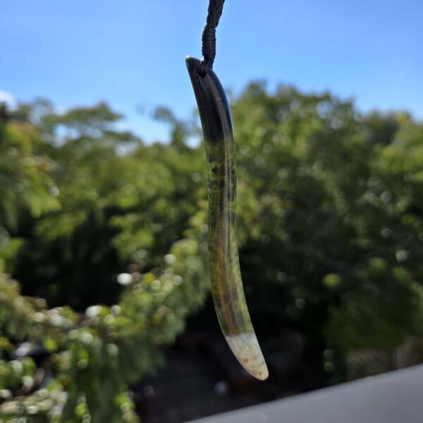 taonga, manu, pounamu, roimata (6) taonga, manu, pounamu, roimata (6)